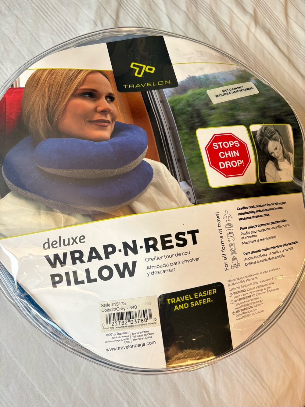 Travelon Deluxe Wrap-N-Rest Pillow in Cobalt and Gray